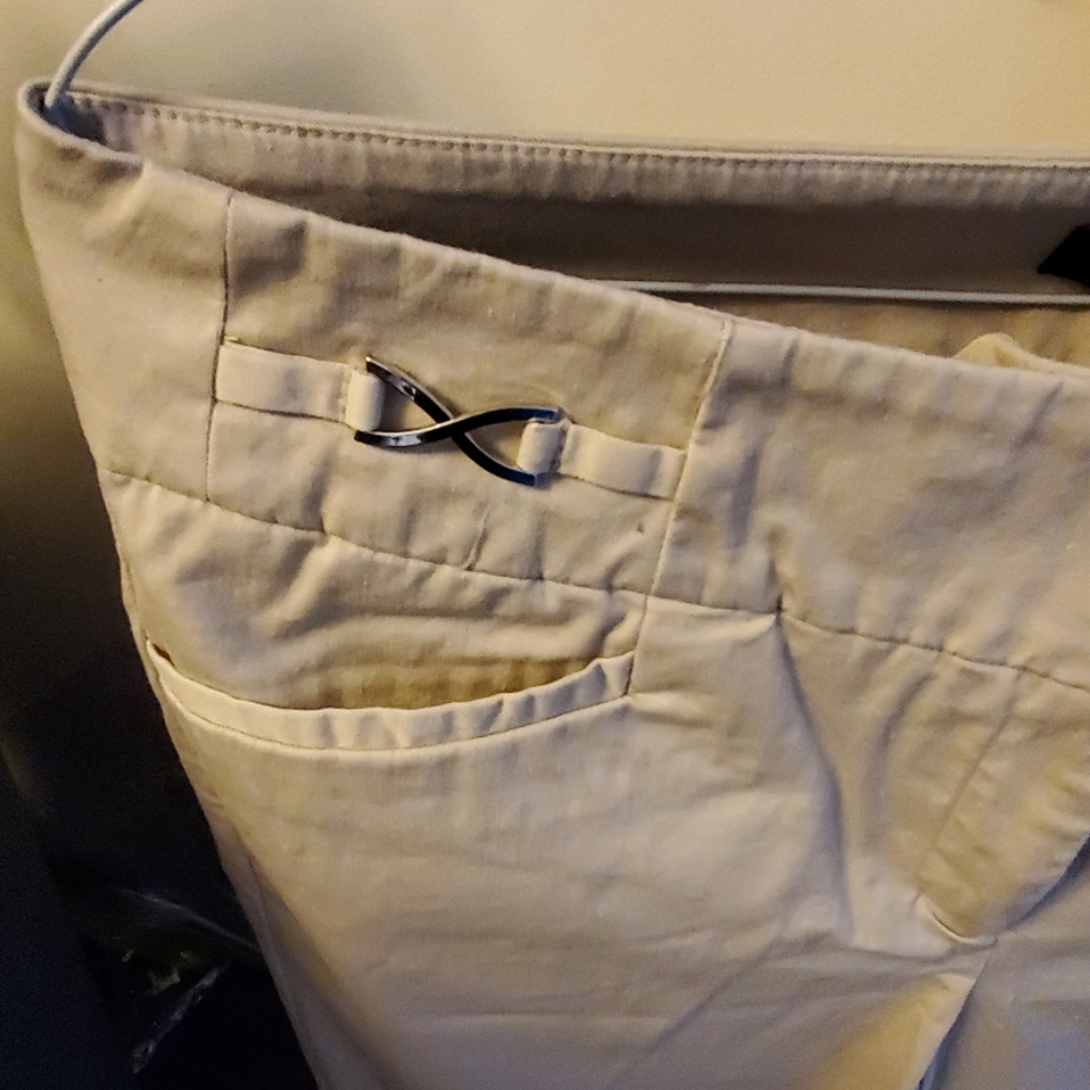 Tan capris - Picture 2 of 3